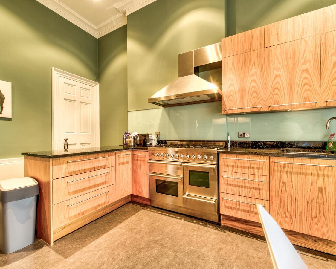 Beautiful City Centre Georgian 4 Bed Townhouse With Private Garden Edinburg Exteriör bild