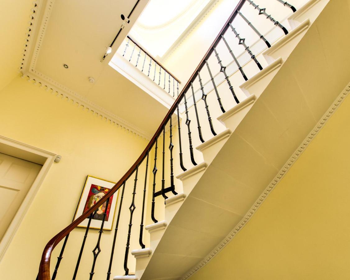 Beautiful City Centre Georgian 4 Bed Townhouse With Private Garden Edinburg Exteriör bild